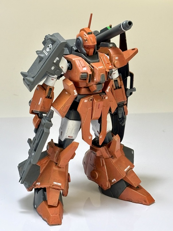 MSA-004K ネモIIIB-CLUB第6号に掲載。ネモの武装強化型、という設定のMS。その後、「機動戦士ガンダムUC」のトリントンの回でもチラっと一瞬登場しましたね。ガンプラ化はされていませんが、ガレキは存在したようですね。私は2022年11月ごろに、HGUCネモをベースに、食玩(GフレームFA)リック・ディアスのひざ下を装着するなどして自作しました。ネモⅢ 風https://gumpla.jp/hg/1215797