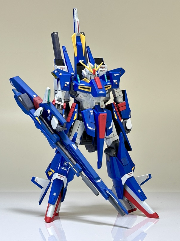 MSZ-008 ΖIIB-CLUB第20号に掲載。Ζガンダムの可変メカニズムは複雑すぎるのでもっとシンプルにメタスっぽい機構で作りました、という設定。Z-MSVの中で、唯一HGUC一般販売品が存在しますね。それだけ人気のMSということなんでしょう。数年前にHGUC ΖIIで「V型」を自作してましたが、カラーリングやデザインがノーマルとはかなり異なったため、今回のこの「Z-MSVコンプリート」のために2026年1月にノーマル調(ただしカトキさんデザイン調)で一機作ってみました。ZII G.F.F.版 風https://gumpla.jp/hg/25234988