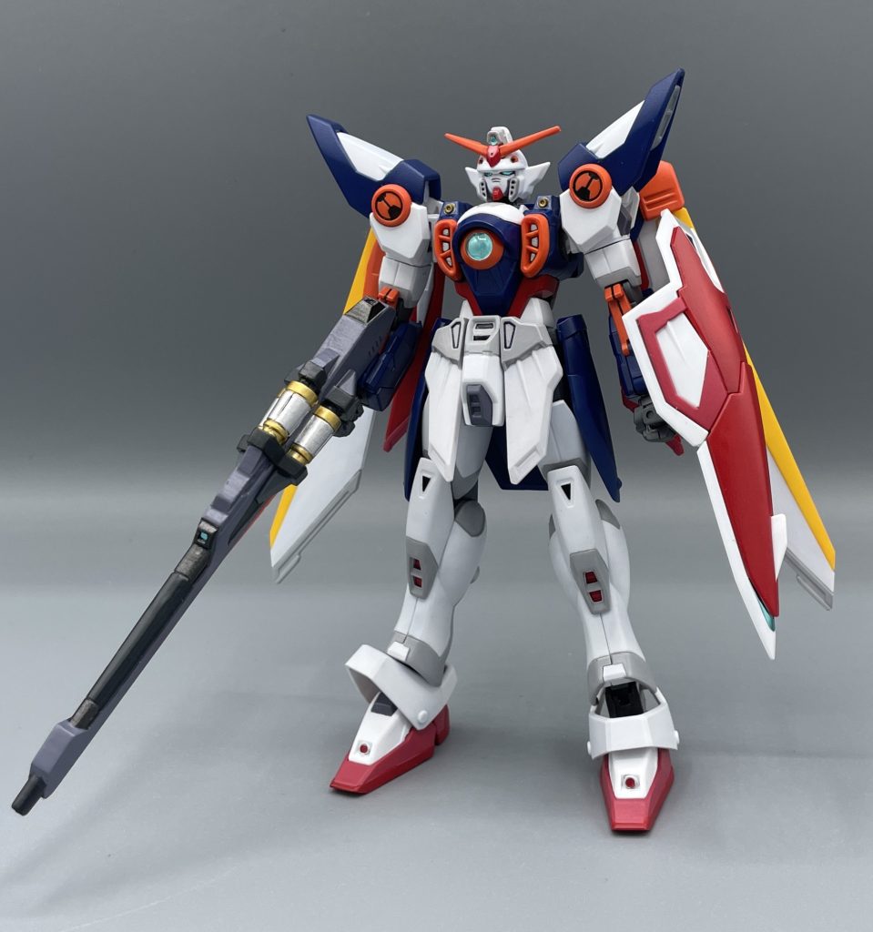 XXXG-0W WING GUNDAM　ウイングガンダムは、バンダイさんのオールガンダムプロジェクトの一環として発売されました。Wは小型MSながら、当時のトレンドであるスタイリッシュな造形を実現しています。★私は好きですが、旧キットからの進化が凄いッ！？↓↓💡https://gumpla.jp/old/2193821&nbsp;クッ…ククッ…ハハハハハハハハ！！！ ｗｗｗ