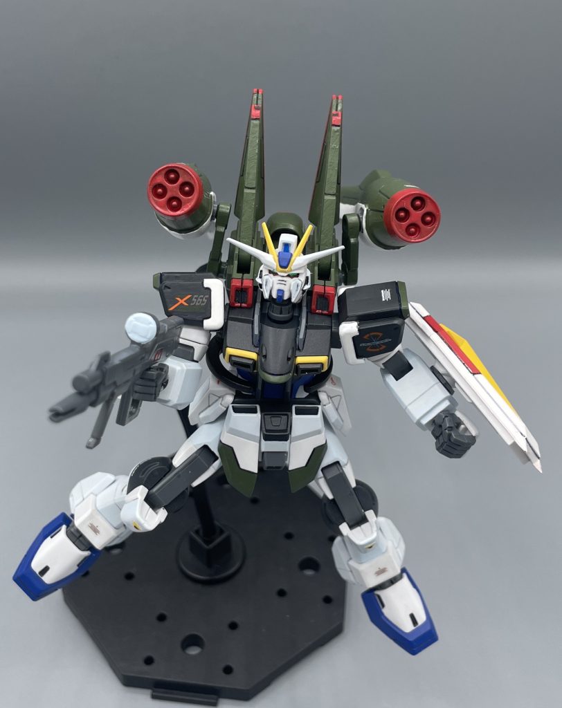 四連装ミサイルランチャー　争いを止めるべくストライクルージュで戦場に介入するカガリちゃん。それを見たシンちゃんはブチ切れて、カガリちゃんに向けて大量のミサイルをブッ放します。　危ないっ！と思いきや颯爽と現れる白の騎士フリーダム。キラ君による巧みなバルカン弾幕で、ミサイルは全て防がれてしまいました。