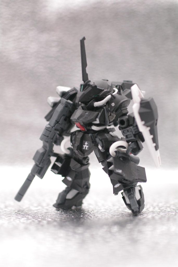 出来るだけ近づけたつもりですが、どんどんバランスが気になりましたが、開き直りました