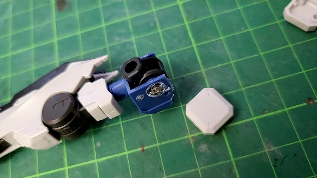 肩のジョイントを境界線機のパーツに変更