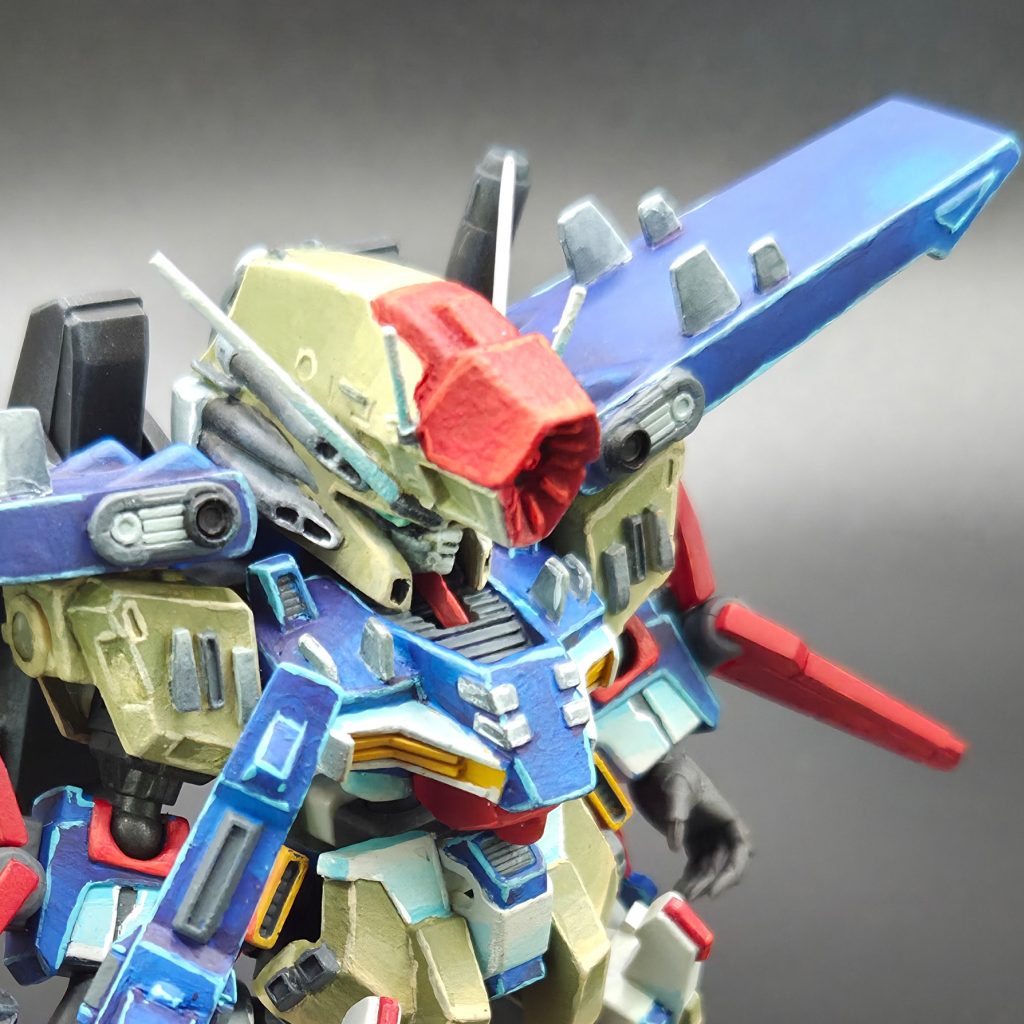 ロッドアンテナやら放熱板（？）の板やらトゲトゲしています。