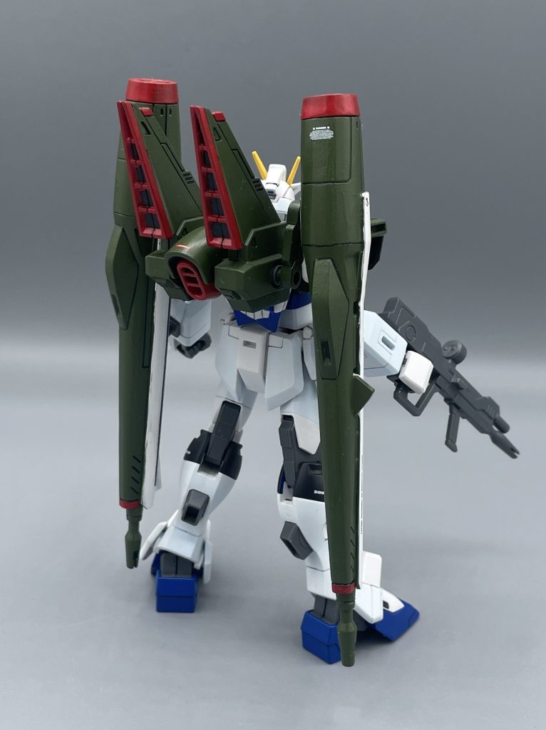 バックショット　前提として、旧HGではブラストインパルスは立体化されていません。HGで再現しようとするなら、HG「フォース or ソードインパルス」と「コレクションシリーズ・ブラストインパルス」を両方揃えてニコイチする必要がありました。　また、ストライクと異なり装備するバックパックによって機体本体色が変化するのも厄介ポイントで、塗装することが前提になってきます。★Spec2に色変えしてますが、パチ組状態も載せています↓↓https://gumpla.jp/old/2287595