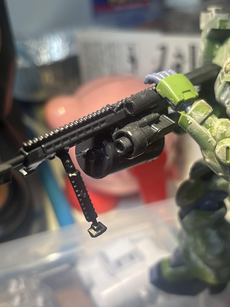 左側には照準器を2機装着