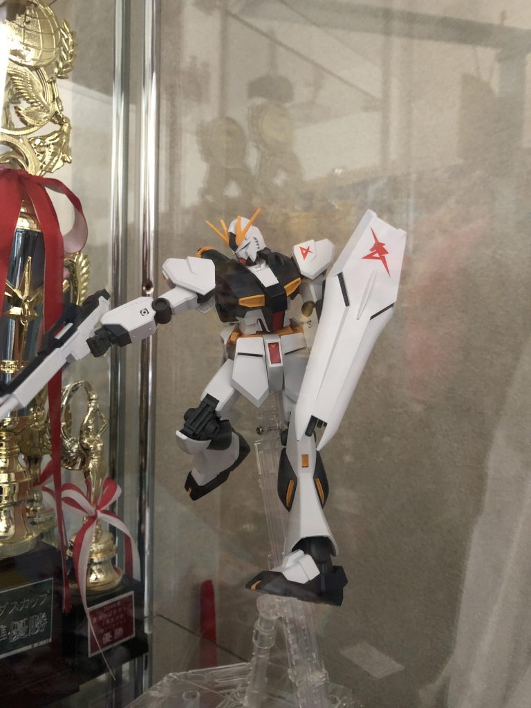 νガンダムは蹴ってるふうにしてザクが倒れて打つって言う感じです(gundam-kao7)❤️