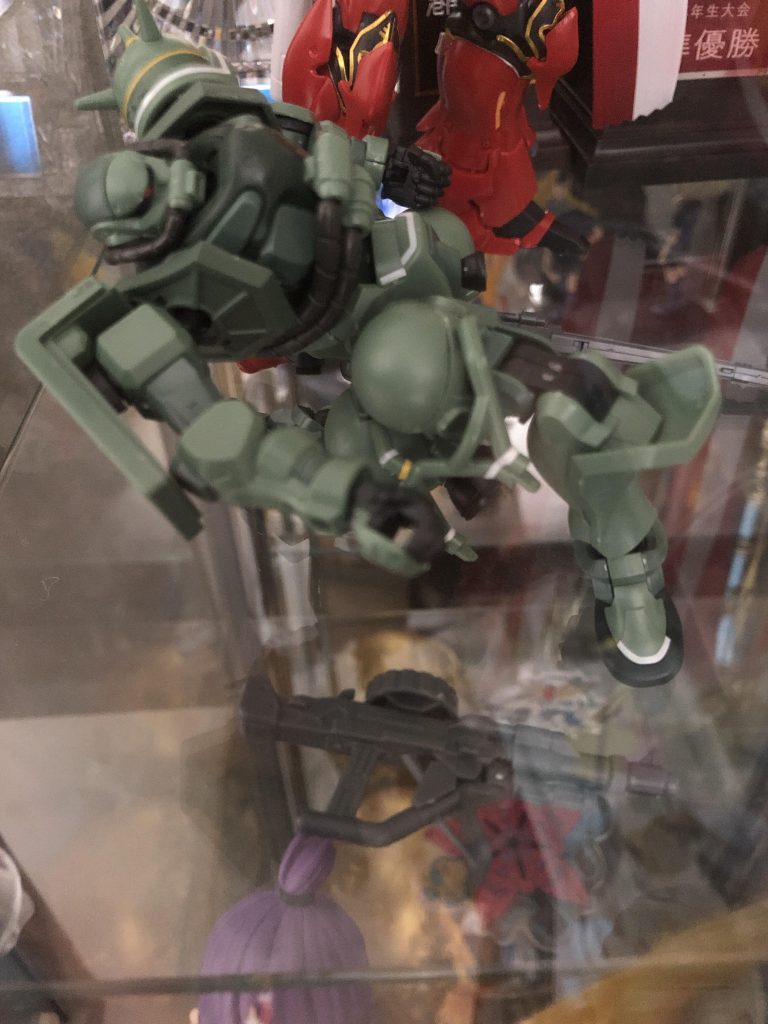 ザクは倒れて銃を落とした感じにしました(zaku-kao3)