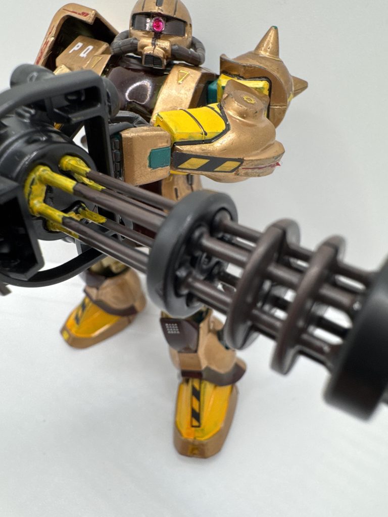 100均のガトリングがポッキーに見えたので、ポッキーザクをつけました！　ザクの方がオマケです。