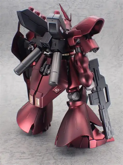 この後ろ姿がお気に入り。腕のピーナッツの殻みたいなところの質感が良き!