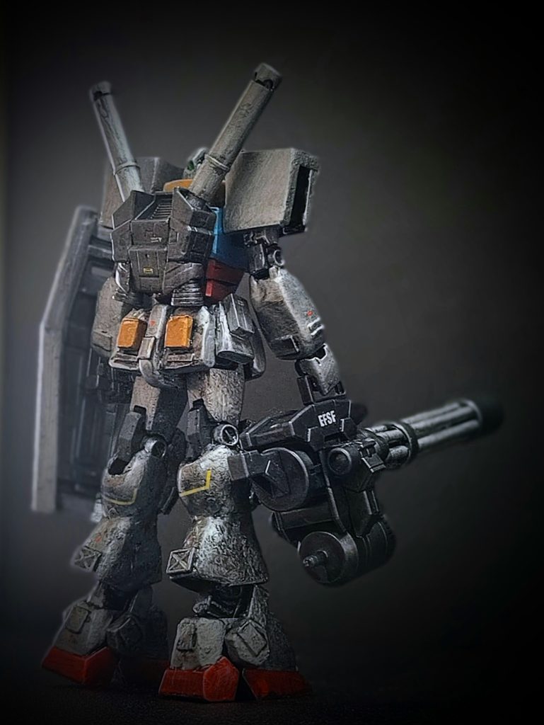 背面カット（別アングル）。白い部分は溶きパテを施し、塗装は筆塗りで、全塗装しました。青い部分はファレホ、それ以外はシタデルカラーを使用しています。