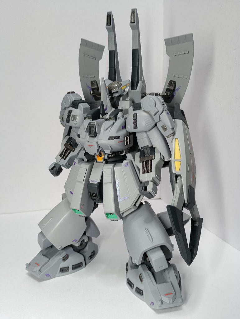 ジ・Oの機動性。パラス・アテネの火力。ボリノーク・サマーンの索敵能力を併せ持ち、さらに性能はオリジナルを凌駕する機体で、シロッコが残した設計図を基に、アナハイムがさらに色々と厄介な物を加えて作られたイメージですW