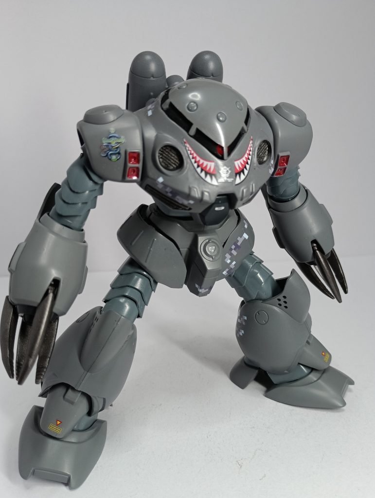 シャークマウスのデカールを入手したので貼り付けました。