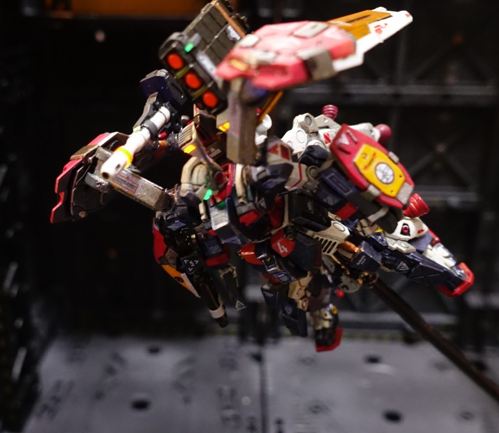 2.&nbsp;&nbsp;&nbsp;&nbsp;UC0097　サンダーボルト宙域はネオジオン残党や各種ゲリラ、武装テロ勢力の温床となっており、海賊行為や小規模戦闘が繰り返されていた。