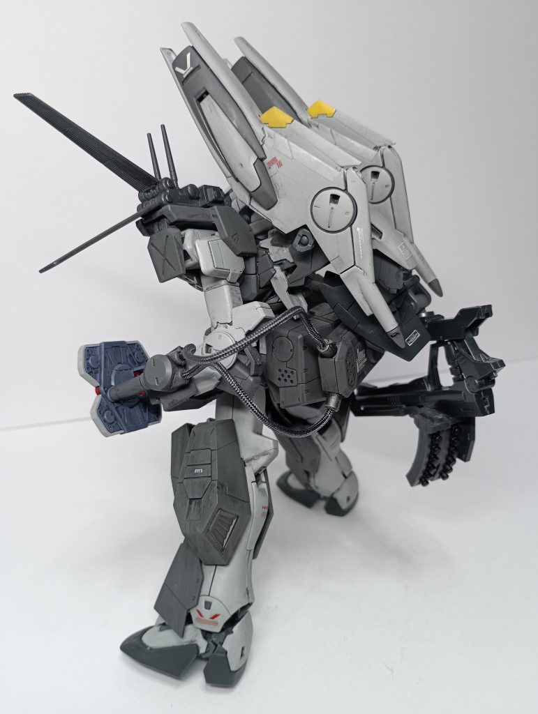 腰部にJタイプの増加スラスター付きのリア・アーマーにはKタイプの増加ジェネレーターを付けています。