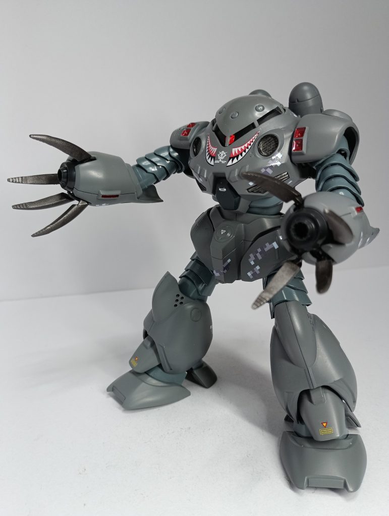 最後背部の画像なので、ピクセル迷彩が苦手の方はブラウザバックをお願いします。