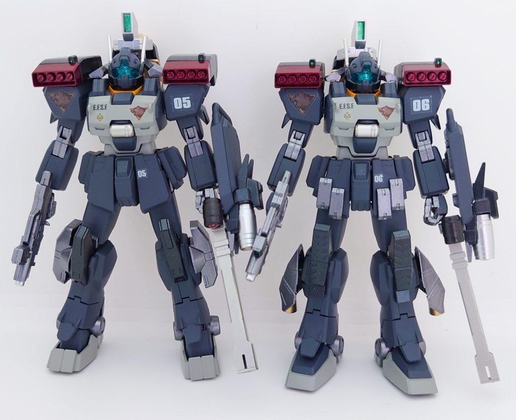 １機だけでは物足りないので、今回は２機仕上げてみました。前回の陸戦型ガンダムMk-Ⅱと同様に、カラーリングは市街地戦闘を配慮したカラーリングでガンシップグレイをメインに仕上げました。