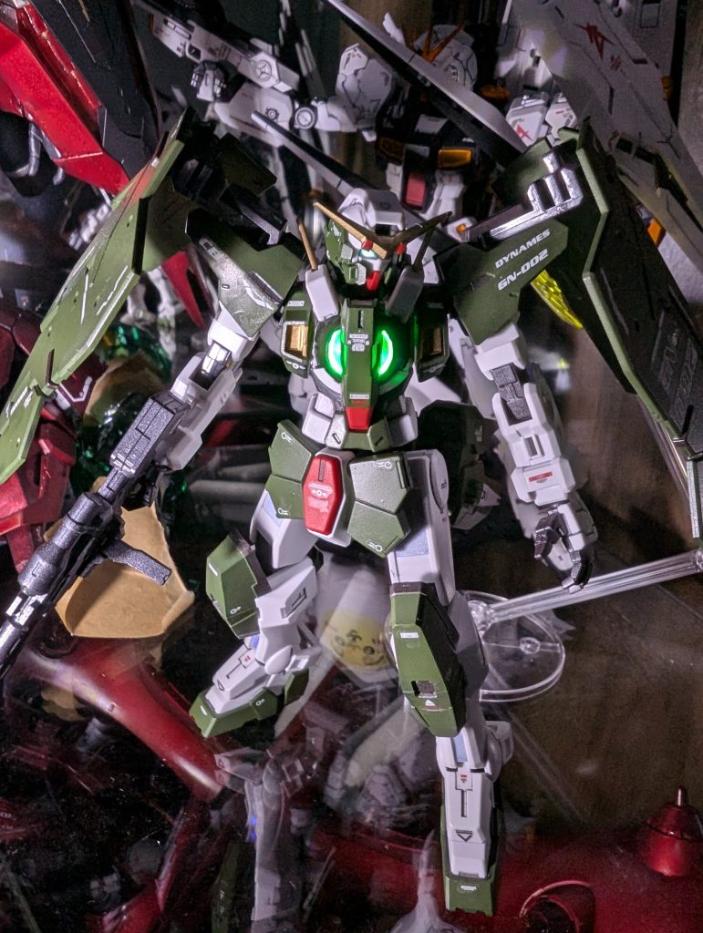 電飾を仕込んだので、こんな感じで光ります！