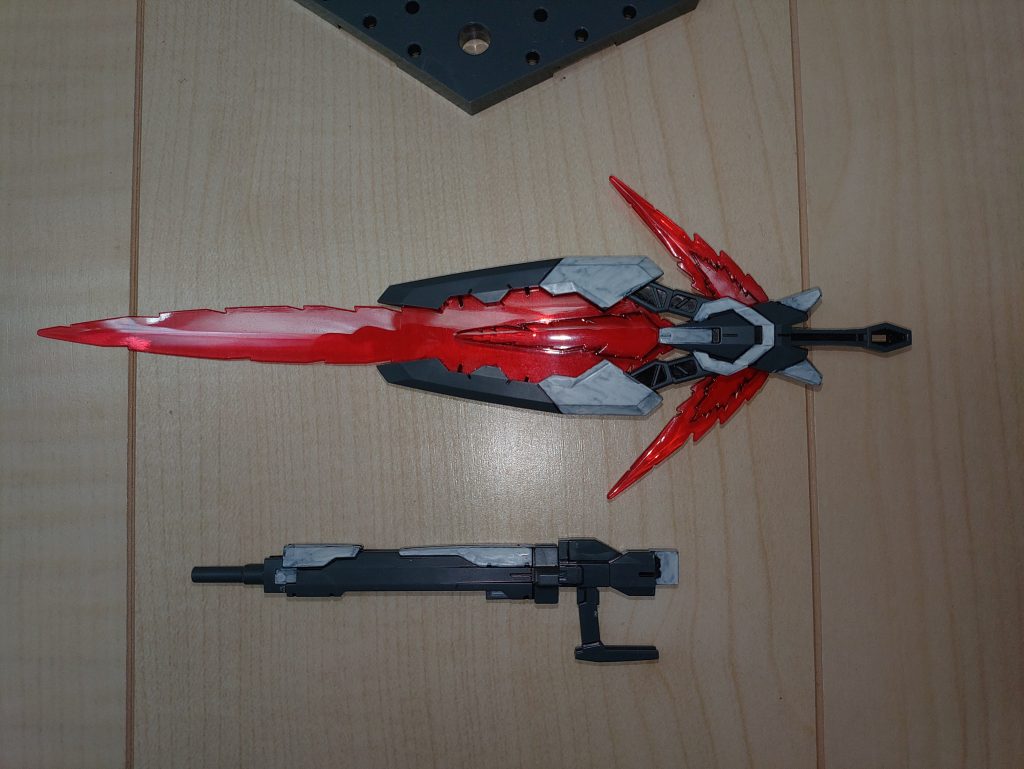 武器もしっかり塗装しました。ここからはアクションポーズ。