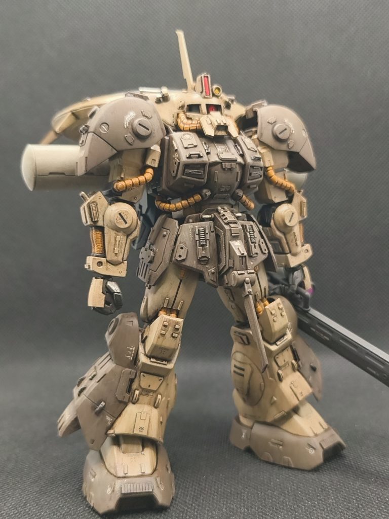 索敵しながら狙撃もしたら最強だわ！って思いましたが、そんなことよりアンタは索敵に専念してなさいって感じですよね(zaku-kao4)あ、ハンドパーツはジャンクの中にあったザク系何かのものと交換してますもとのはデカくてカッコ悪いんですよね・・・