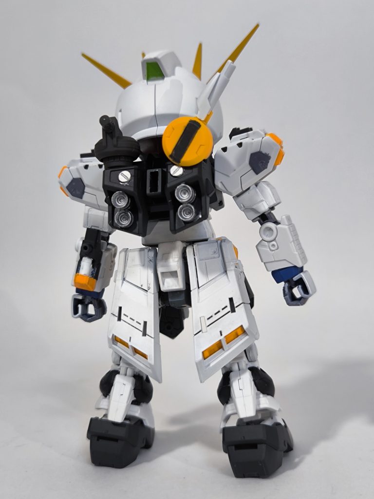 RGνガンダムの余りパーツを使いスカート周りと足の巨大化 &nbsp;足と腕と胴体の延長をしています