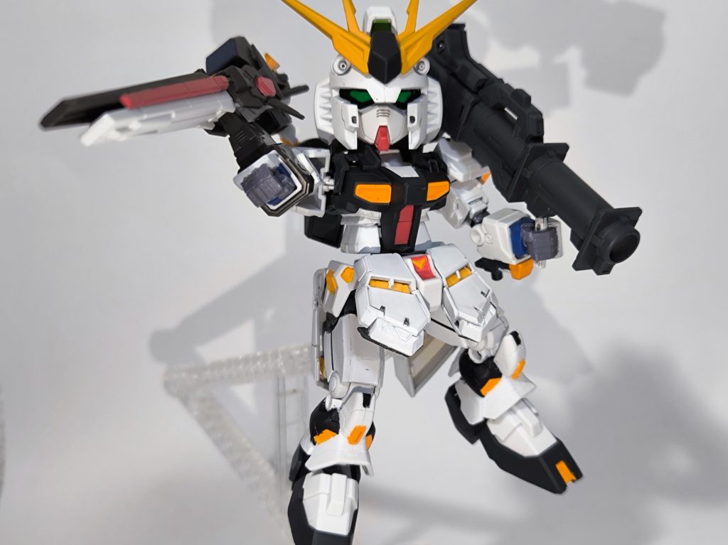 腕の延長に合わせてバズーカの後ろを延長し前はそのままでSDらしさを残します