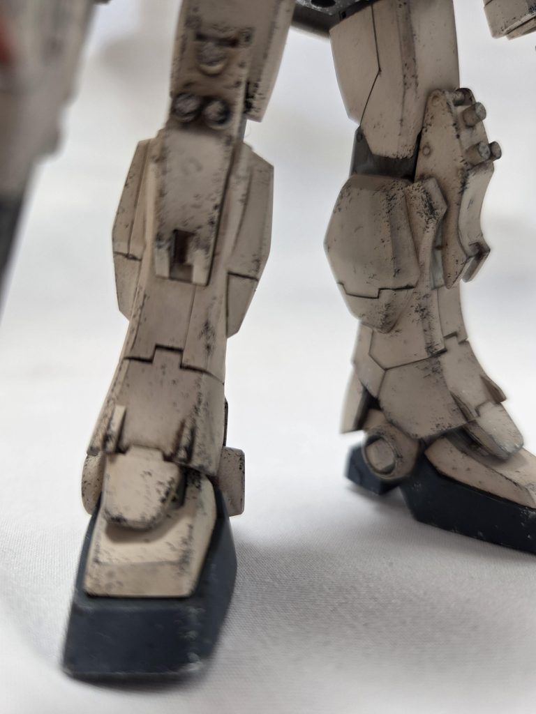 陸戦型と同じように膝にスパイクをつけました