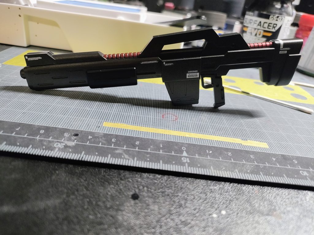 ビームショットライフルは、主にMr.カラーの黒鉄色で塗りました。