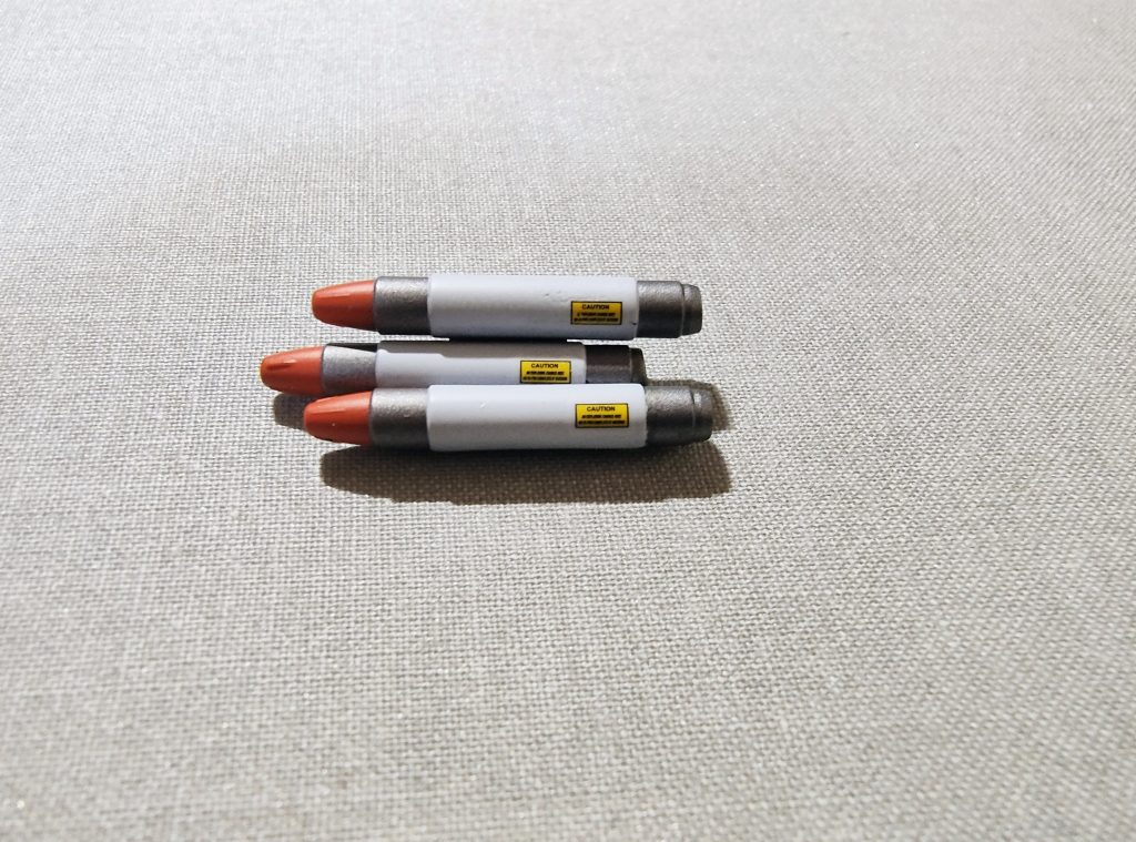 シールド裏のミサイルも少し頑張って色分け。