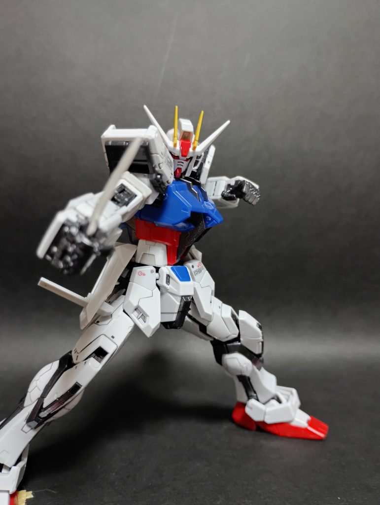 アーマーシュナイダーを装備させて。これ、サイドアーマーに収納できるんですよ…！！クルッとなって入ります！！本当に感動です…！！！信じられます？現実ですか？笑