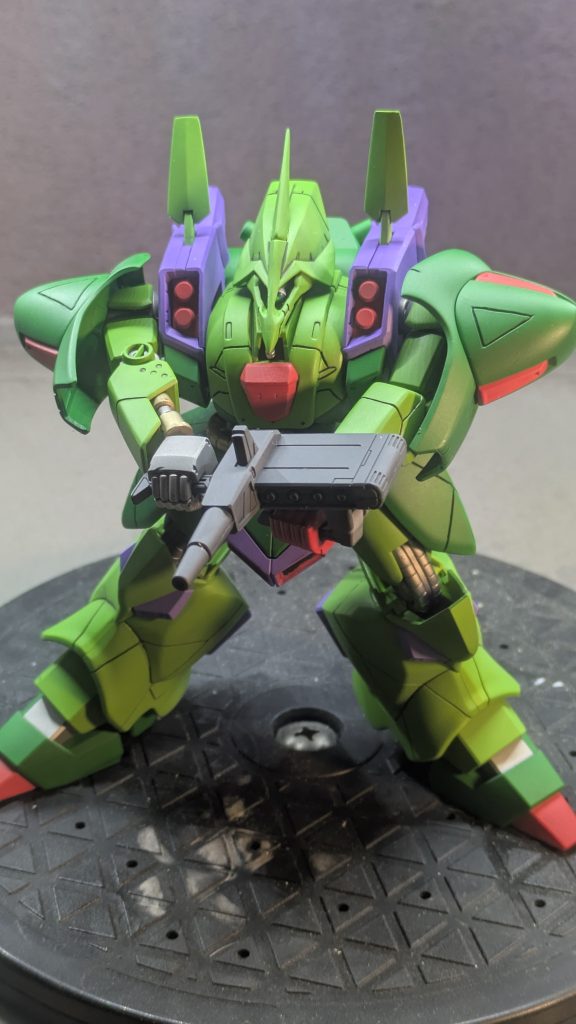 エネルギーガンを構えさせて