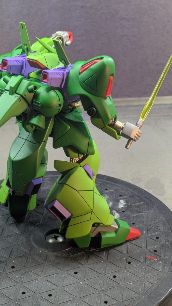 斜め後ろから。