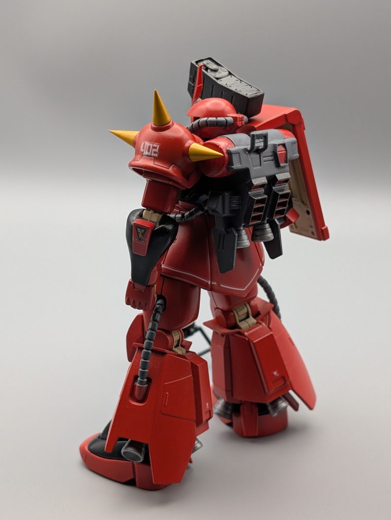 ジャイアントバスの後ろ側にもディテールを加えています。お気に入りです。