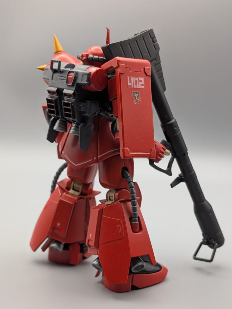 バックパックもタンク部分？を大型化しています。