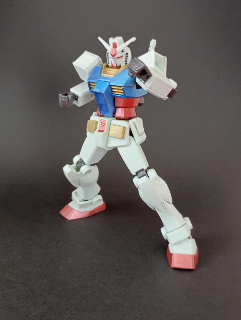 自分でとらせたのですが、何でしょうねこのポーズ笑なんか弱そうですね笑