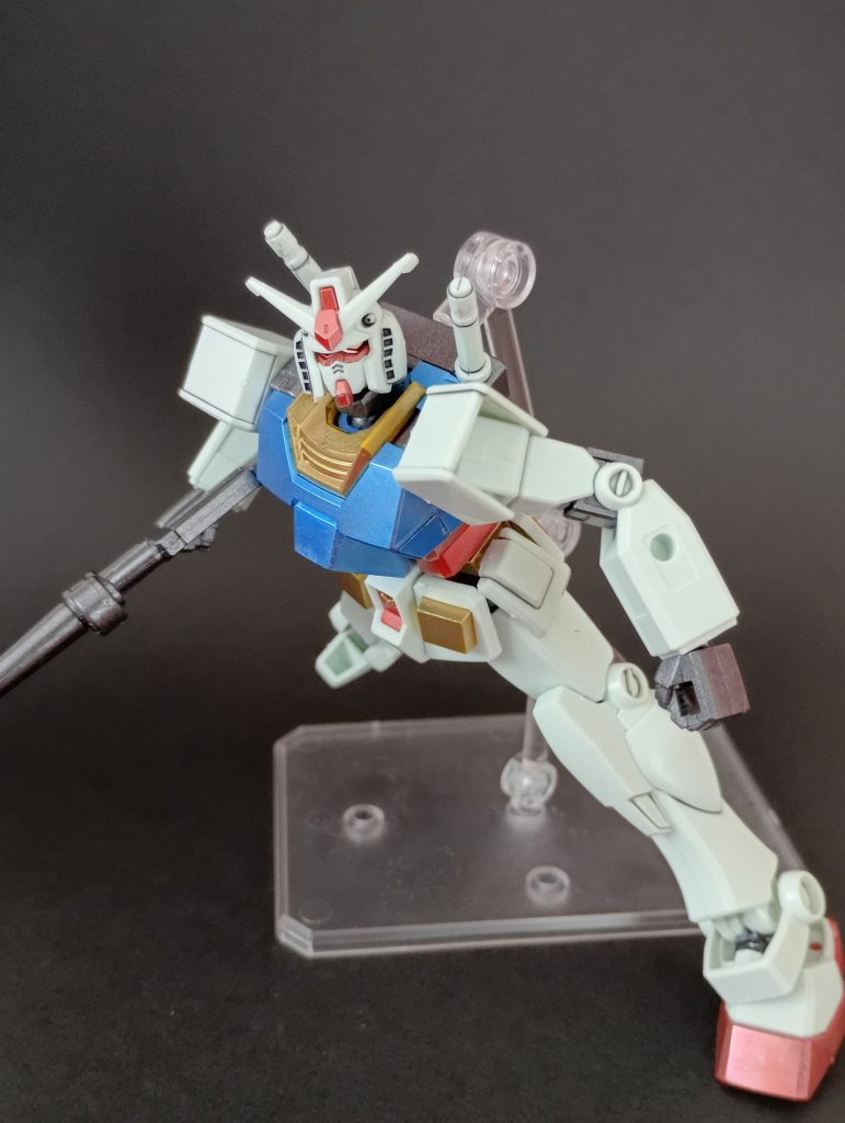 首が大きく動くので、上を向くポージングもバッチリ！