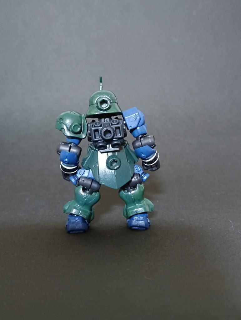 続いて後から。なんか写真が遠いですが…笑バックパックが青くないのは、単なる塗り忘れです笑特別な意味はありません笑続いてポージングいきましょう↓