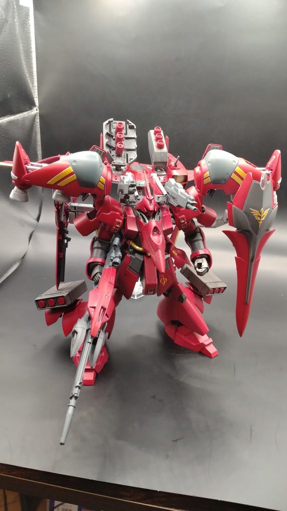 これがサザビー・アブソリュートの超高機動モードになります。もう重すぎて自立できません（笑）