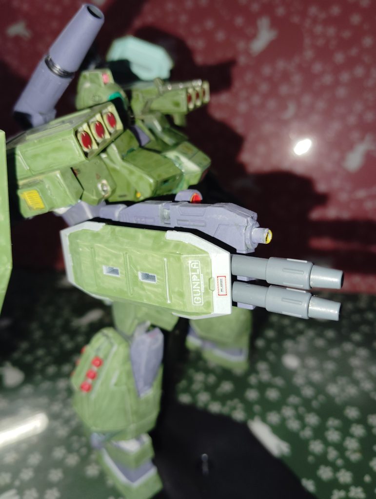 主兵装は二連装ビームライフル、BD3から持ってきたものに少し手を加えて装備。