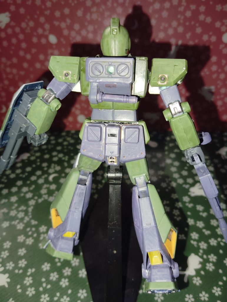 バックパックはモロFAガンダムTBを意識してます。バーニア等はありませんが軽い分脚のスラスターで事足ります