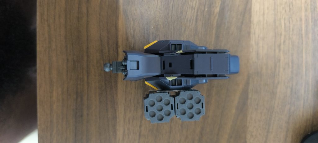 ミサイルのレイアウトはどうするか決めるのは楽しかったです。同じサイズのプラバン切り出しは面倒でしたが…