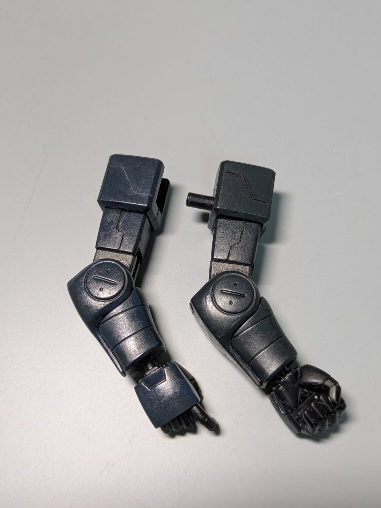 色が濃かったので、黒サフの有り無しの違いがほとんど分からず…😑意味のない実験でした。🤣 ③多色重ね塗り