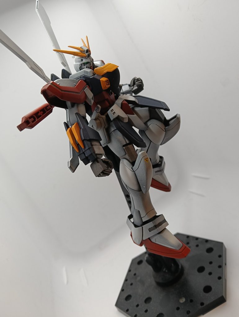 ポージングダサいな...という訳で弟が作ったHGゴッドガンダムでしたがいかがでしたでしょうか。折角なので弟にコメントをもらいました。「スミ入れの拭き取りミスしちゃったの悲しいです」だそうですw今回、弟はスジボリと墨入れに初挑戦しています細かい所はまだまだかもしれませんが......僕より上手くね?まだ二作目ですからね...?僕の一作目や二作目なんて比べ物にならないですよ...それとも、僕が下手なだけ...?wそんな逸材を応援するために、いいねやコメントをしてあげてもらえると嬉しいです。最後までお読みいただきありがとうございました。