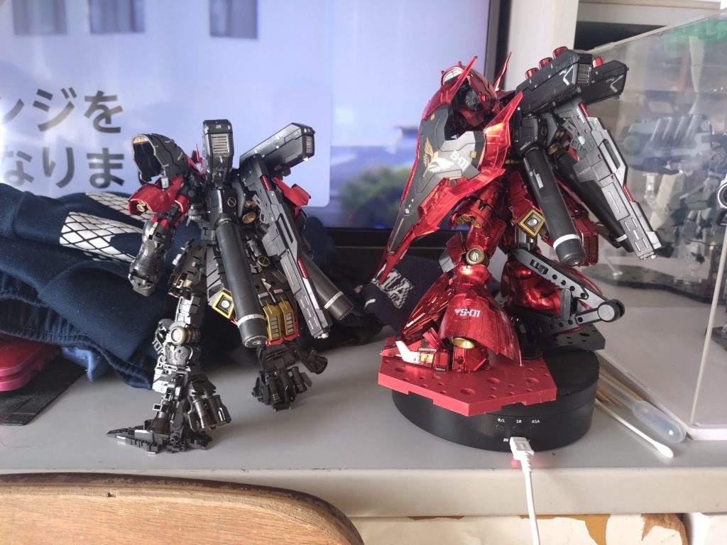 通常ライフルはマグネットでバックパックに付けてます