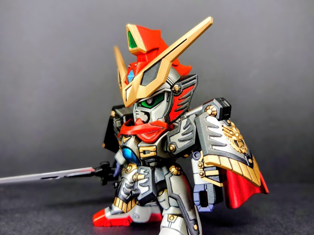 作中での概要CV:長嶝高士演者：ガンダム試作1号機ゼフィランサス（機動戦士ガンダム0083）江東の虎と称される孫一族の長。偉大なる兵法家・孫武（孫子の作者）の末裔で、長沙四騎衆と共に長沙一帯をまとめ上げた大豪族。息子に孫策サイサリスと孫権ガンダムが、娘に孫尚香ガーベラがいる。武器は虎錠刀と牙王剣零壱。アニメでは曹操ガンダムや袁紹バウと共に董卓ザク討伐軍に参加する。虎牢関にて猛将・華雄ザンネックを討ち取ることに成功するものの、呂布トールギスの攻撃から子供たちを庇い、戦死を遂げた。※pixiv百科事典より今回の孫堅は轟大帝孫権ガンダム虎燐魄のコンバーチブルキットになります。轟大帝孫権は今回は製作しておりません。また虎錠刀は孫策サイサリスに付属してるので今回は製作してません。