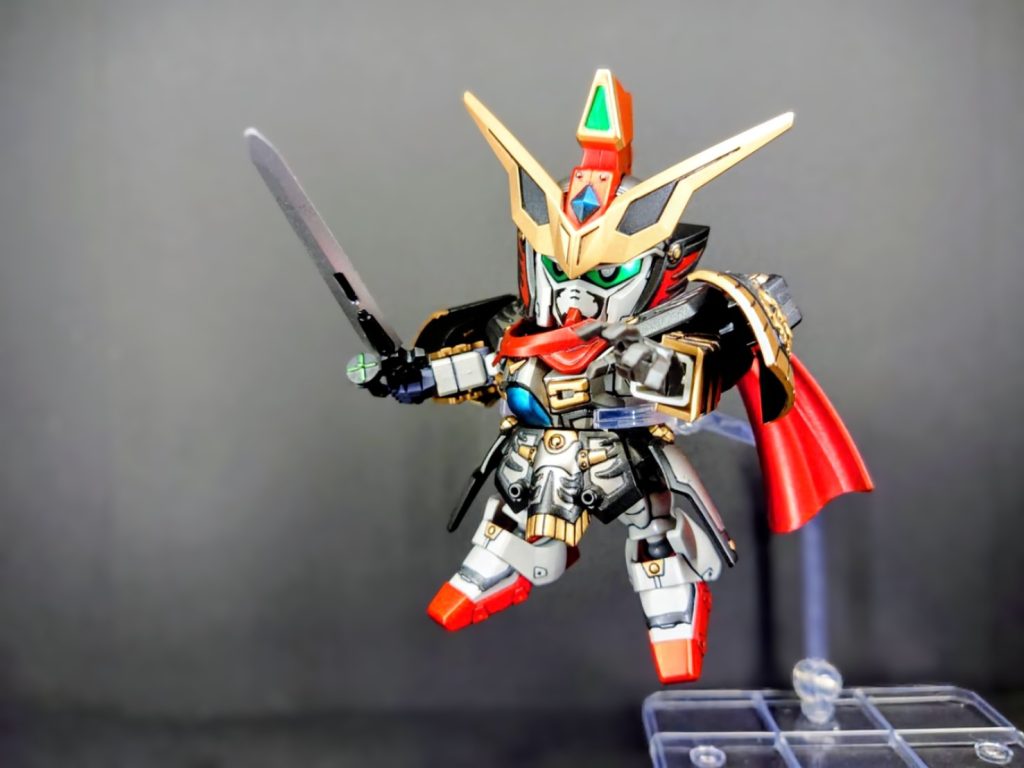 総括…今回は2月の、ひと月を、このキットだけに費やしました。なかなか塗り分けが大変でサフ吹いてから手をつけるのが億劫で😱カラーリングも決まらずにバラバラに塗装していったので時間がかかりました。本来のカラーリングだと鎧のシルバーはホワイトなのですが、鎧と素体の色が同じなのは何か違うなぁ…って思いながら迷ってホビーショップでスーパーアイアン2の重厚なシルバーに出会い採用、それも時間がかかった要因になりました。過去一塗り分けが大変だったキットでしたが、楽しかったです。それではまた✋