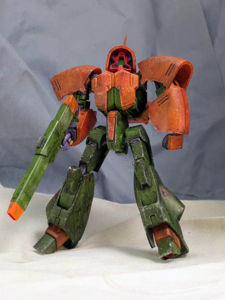 成形色は黄色過ぎるかなと思い、オレンジ寄りに。緑の部分はMr.カラーの外舷21号色をベースに調色していたら結局成形色と同じ色になりました😅塗装する意味あるんか？これ。