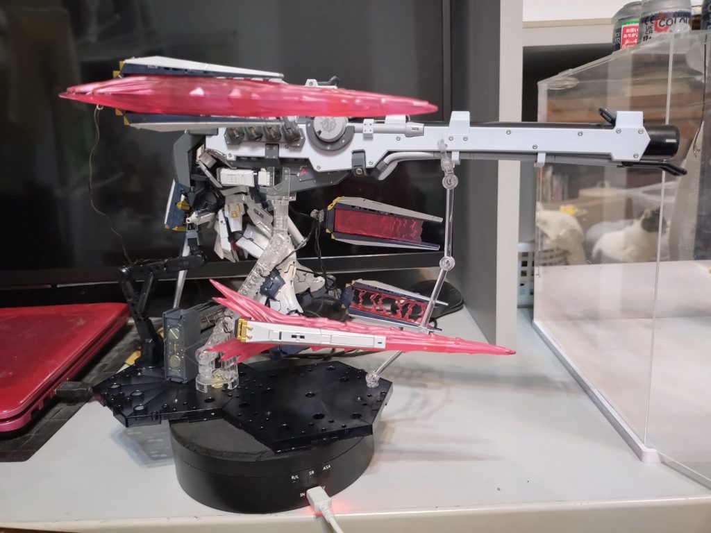 νガンダムとメガバズーカランチャー–3枚目/制作者：na-o