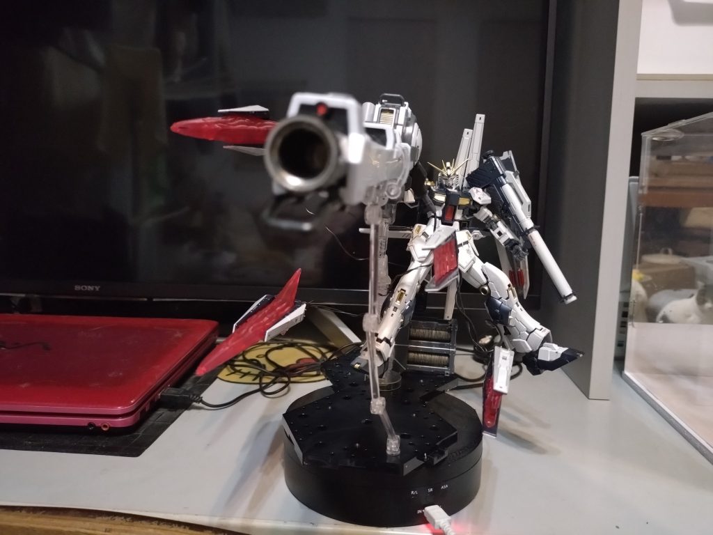 νガンダムとメガバズーカランチャー–2枚目/制作者：na-o