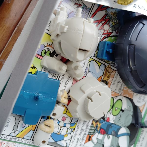 可動部分まで付けてしまいノコで切ったら上手くいった危ねぇー😅（3枚目）