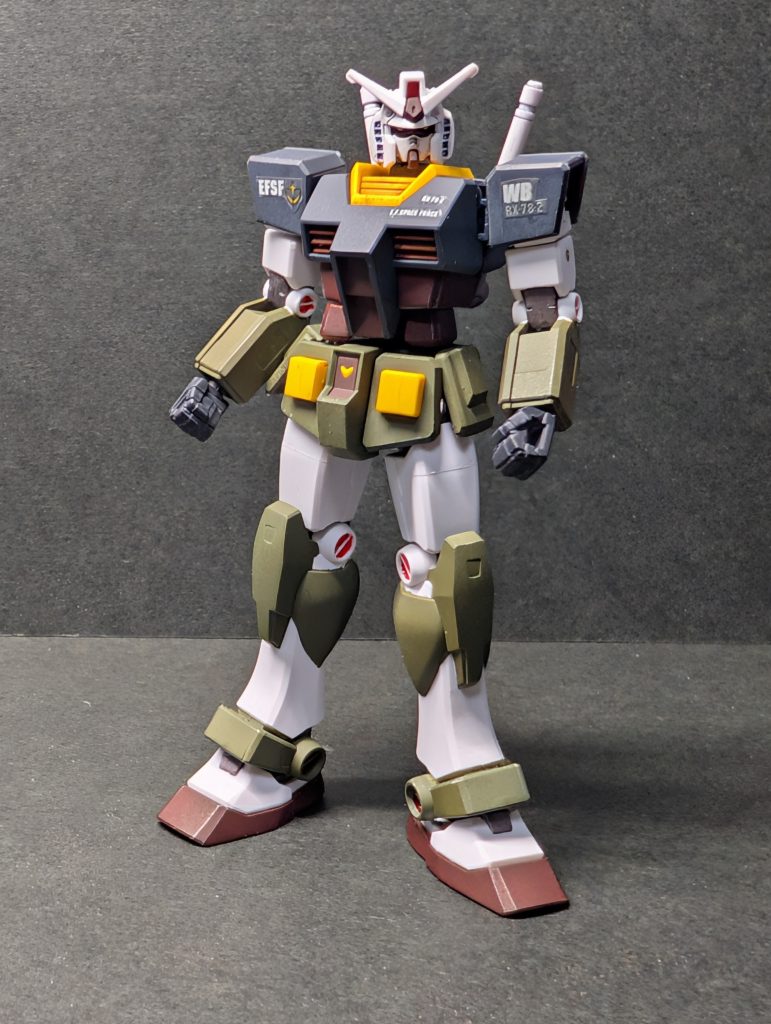 小さいながらもスタイルや顔の造形がよくできてます。パーツは最小限でも可動箇所もそれなりにあり完成したらけっこう楽しめます。